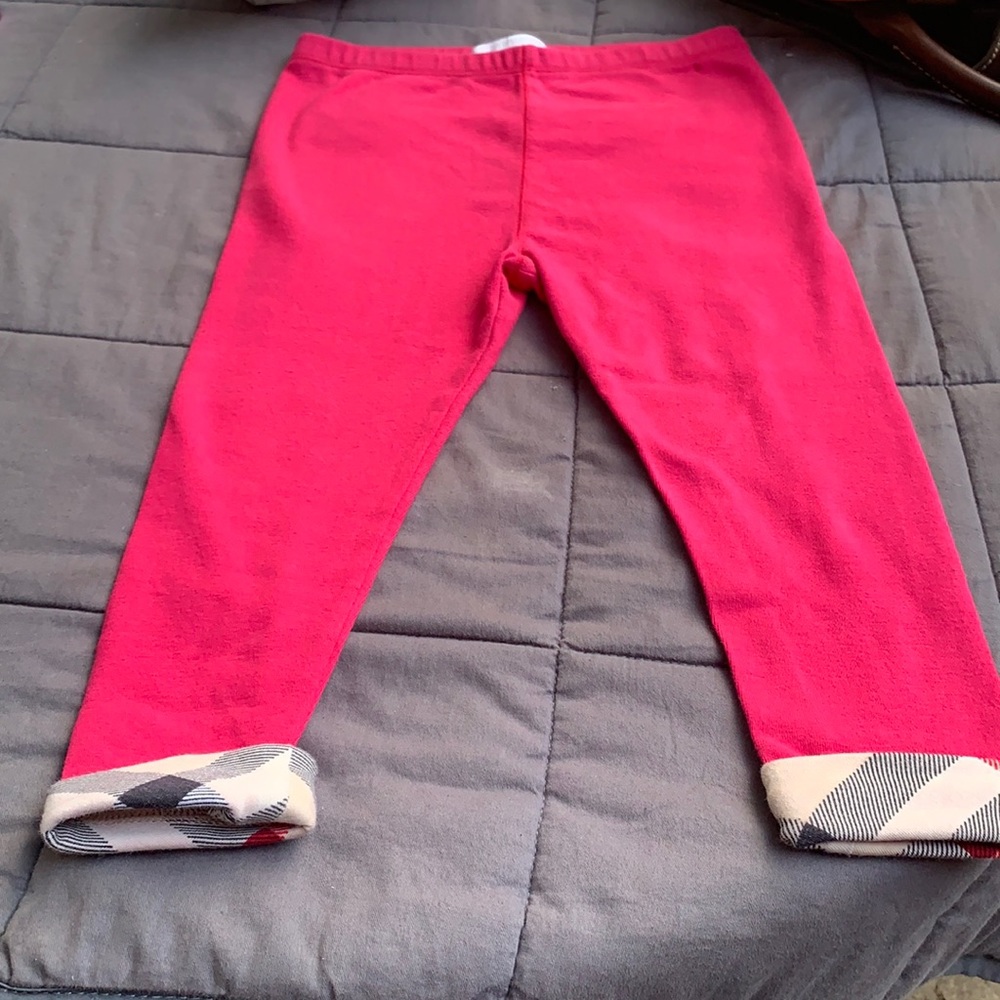 Burberry children pink leggings.